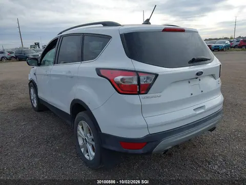 2018 Ford ESCAPE SE VIN 1FMCU9GD0JUA13867 фото 3