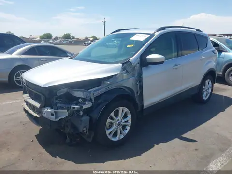 2018 Ford ESCAPE SE VIN 1FMCU0G95JUC64942 фото 2