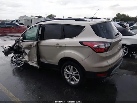2018 Ford ESCAPE SE VIN 1FMCU9GD3JUA35345 фото 3