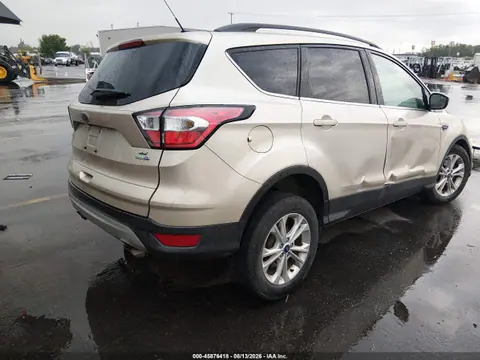 2018 Ford ESCAPE SE VIN 1FMCU9GD3JUA35345 фото 4