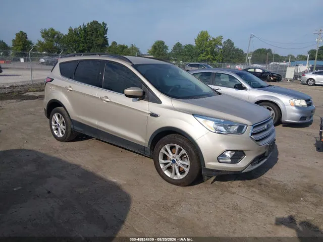 2018 Ford ESCAPE SE VIN 1FMCU0GD5JUC67585 фото 1