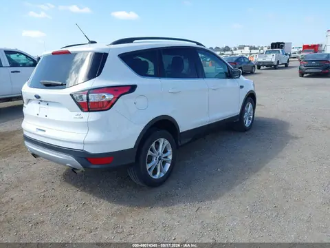 2018 Ford ESCAPE SE VIN 1FMCU9GD3JUD08526 фото 4
