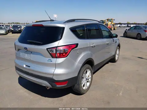 2018 Ford ESCAPE SE VIN 1FMCU9GD7JUD08903 фото 4