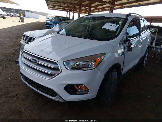 2018 Ford ESCAPE SE VIN 1FMCU0GD8JUB74057 фото 2