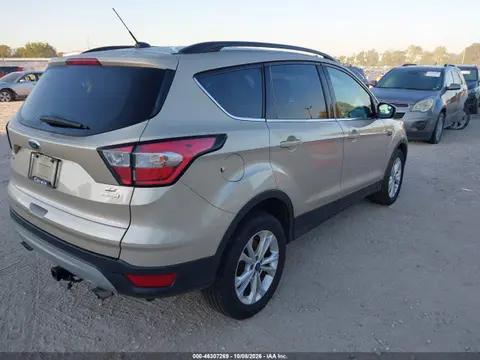 2018 Ford ESCAPE SE VIN 1FMCU0GD9JUB12585 фото 4