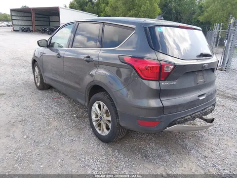 2019 Ford ESCAPE SE VIN 1FMCU0GD3KUC35588 фото 3