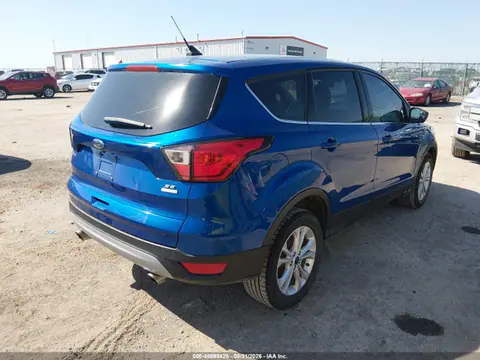 2019 Ford ESCAPE SE VIN 1FMCU0GD0KUA05460 фото 4