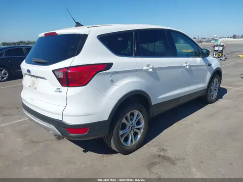 2019 Ford ESCAPE SE VIN 1FMCU9GD4KUB63496 фото 4