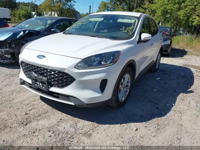 1FMCU0G61LUA16552 — 2020 Ford Escape SE, фото 2 с аукциона IAAI 13.10.2026, Передняя часть