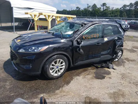 2020 Ford ESCAPE SE VIN 1FMCU0G64LUA52770 фото 2