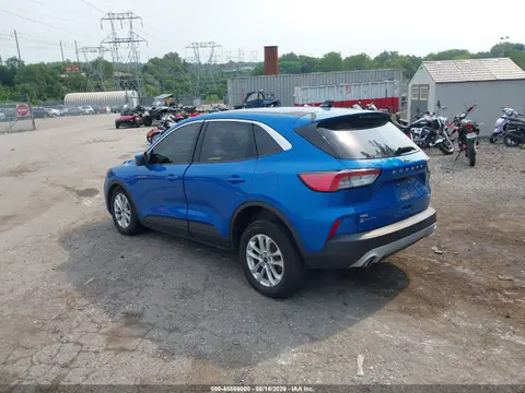 2020 Ford ESCAPE SE VIN 1FMCU9G6XLUA66497 фото 3