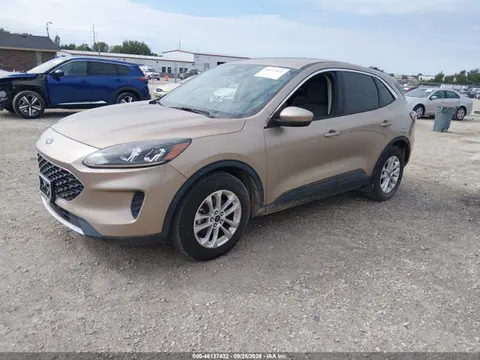 2020 Ford ESCAPE SE VIN 1FMCU0G63LUB84211 фото 2