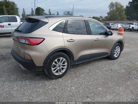 2020 Ford ESCAPE SE VIN 1FMCU0G63LUB84211 фото 4