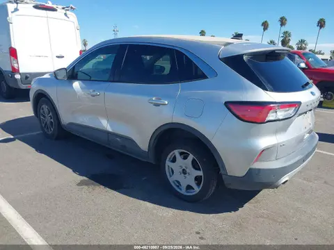 2020 Ford ESCAPE SE VIN 1FMCU9G68LUB82703 фото 3
