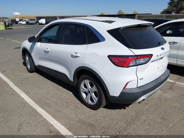 1FMCU0G63MUA07739 — 2021 Ford Escape SE, фото 3 с аукциона IAAI 14.10.2026, Передняя часть справа