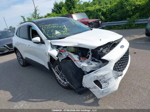 1FMCU9CZ2NUB01083 — 2022 Ford Escape SEL Hybrid, Передняя часть (Front), фото до ремонта