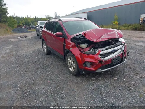 1FMCU9HD6KUC16925 — 2019 Ford Escape SEL, Передняя часть (Front), фото до ремонта