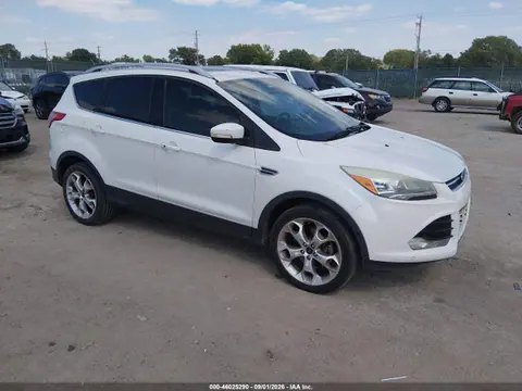 1FMCU9J96EUE12115 — 2014 Ford Escape Titanium, Передняя часть слева (Left Front), фото до ремонта