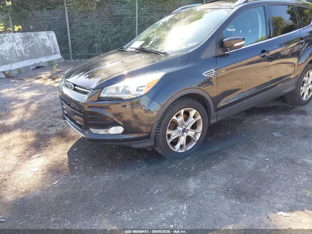 1FMCU9J98EUC97419 — 2014 Ford Escape Titanium, фото 2 с аукциона IAAI 02.10.2026, Естественный износ