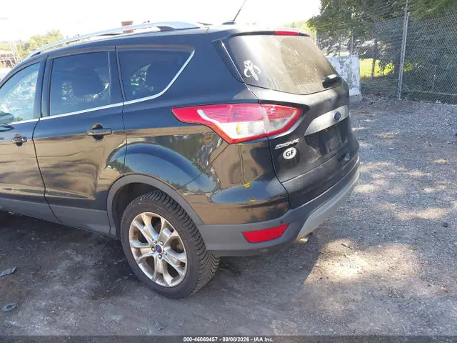 1FMCU9J98EUC97419 — 2014 Ford Escape Titanium, фото 3 с аукциона IAAI 02.10.2026, Естественный износ