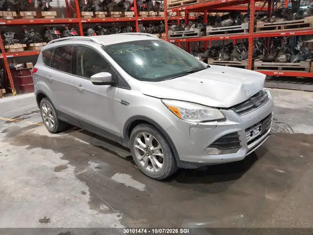 1FMCU9J94FUA00163 — 2015 Ford Escape Titanium, Передняя часть (Front), фото до ремонта