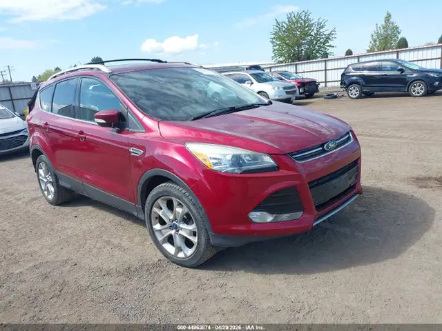 1FMCU9J98GUC28832 — 2016 Ford Escape Titanium, Задняя часть (Rear), фото до ремонта
