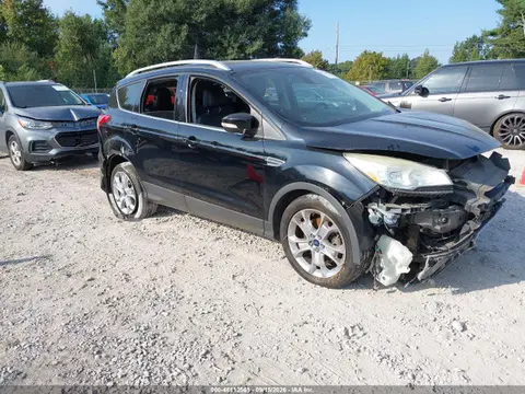 1FMCU0J94GUC25180 — 2016 Ford Escape Titanium, Передняя часть (Front End), фото до ремонта