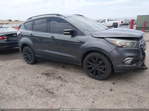 1FMCU9J94HUB52964 — 2017 Ford Escape Titanium, Передняя часть (Front End), фото до ремонта