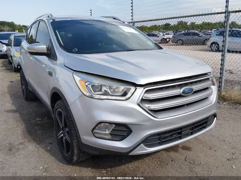1FMCU0J99HUC28724 — 2017 Ford Escape Titanium, Задняя часть (Rear), фото до ремонта