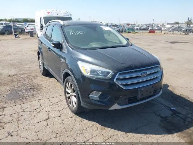 1FMCU9J93JUB13093 — 2018 Ford Escape Titanium, Естественный износ (Normal Wear & Tear), фото до ремонта