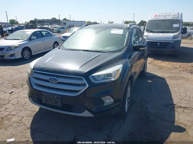 1FMCU9J93JUB13093 — 2018 Ford Escape Titanium, фото 2 с аукциона IAAI 30.09.2026, Естественный износ