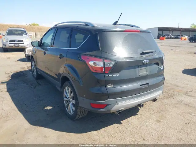 1FMCU9J93JUB13093 — 2018 Ford Escape Titanium, фото 3 с аукциона IAAI 30.09.2026, Естественный износ