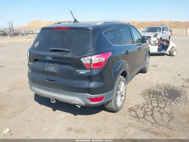 1FMCU9J93JUB13093 — 2018 Ford Escape Titanium, фото 4 с аукциона IAAI 30.09.2026, Естественный износ