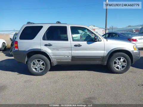 1FMCU93124KA60779 — 2004 Ford Escape, Передняя часть, фото до ремонта