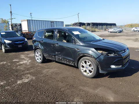 1FMCU9J96FUC19447 — 2015 Ford Escape, Сзади, фото до ремонта