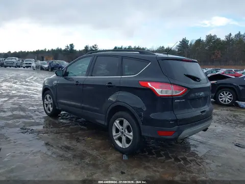 2016 Ford ESCAPE SE VIN 1FMCU9GX3GUB75494 фото 3
