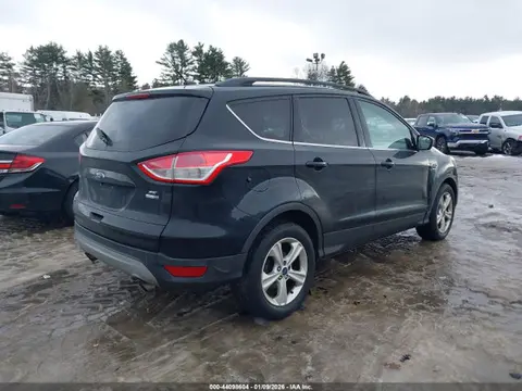 2016 Ford ESCAPE SE VIN 1FMCU9GX3GUB75494 фото 4