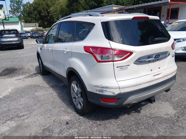 1FMCU0J91GUC50800 — 2016 Ford Escape, Передняя часть справа (Right Front), фото до ремонта