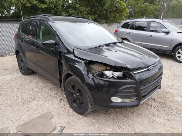 1FMCU9G96GUC75090 — 2016 Ford Escape, Передняя часть справа (Right Front), фото до ремонта
