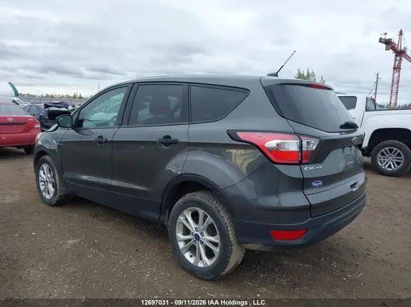 1FMCU0F71HUE77946 — 2017 Ford Escape, фото 3 с аукциона IAAI 29.09.2026, Передняя часть