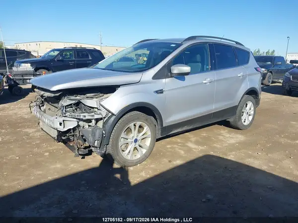 1FMCU9GDXHUE10433 — 2017 Ford Escape, фото 2 с аукциона IAAI 01.10.2026, Передняя часть