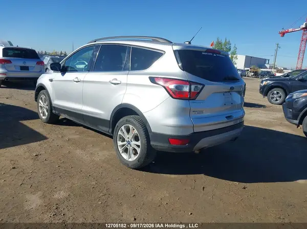 1FMCU9GDXHUE10433 — 2017 Ford Escape, фото 3 с аукциона IAAI 01.10.2026, Передняя часть