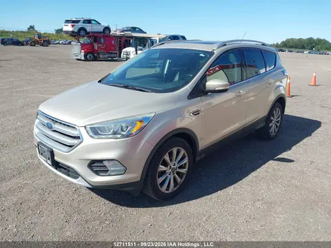 2017 Ford Escape VIN 1FMCU9J98HUB18655 фото 2