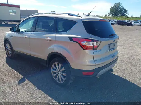 2017 Ford Escape VIN 1FMCU9J98HUB18655 фото 3