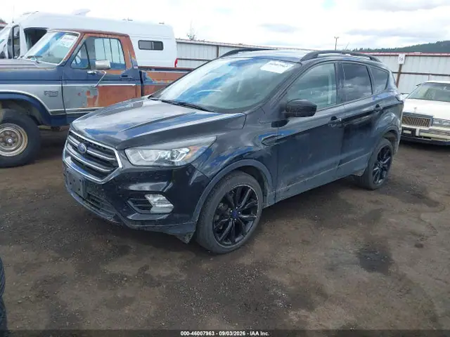 1FMCU9GD6HUC69635 — 2017 Ford Escape, фото 2 с аукциона IAAI 13.10.2026, Естественный износ
