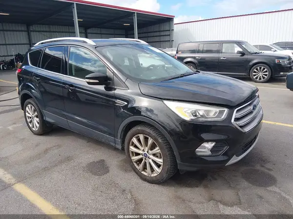 1FMCU9JDXHUD72517 — 2017 Ford Escape, Естественный износ (Normal Wear & Tear), фото до ремонта