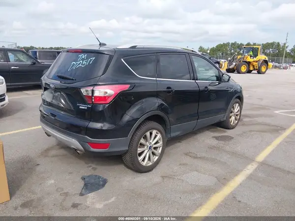1FMCU9JDXHUD72517 — 2017 Ford Escape, фото 4 с аукциона IAAI 30.09.2026, Естественный износ