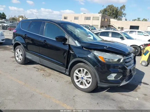 1FMCU0G92HUC96810 — 2017 Ford Escape, Передняя часть (Front End), фото до ремонта