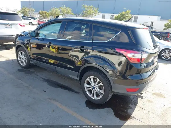 1FMCU0G92HUC96810 — 2017 Ford Escape, фото 3 с аукциона IAAI 14.10.2026, Передняя часть
