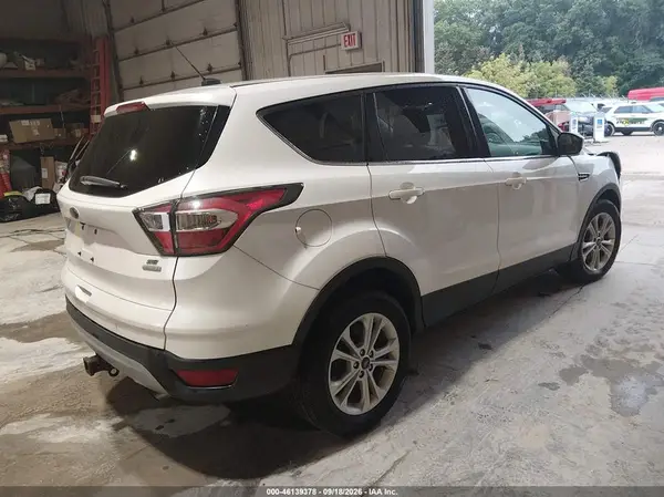 1FMCU0G98HUB15015 — 2017 Ford Escape, фото 4 с аукциона IAAI 14.10.2026, Передняя часть справа